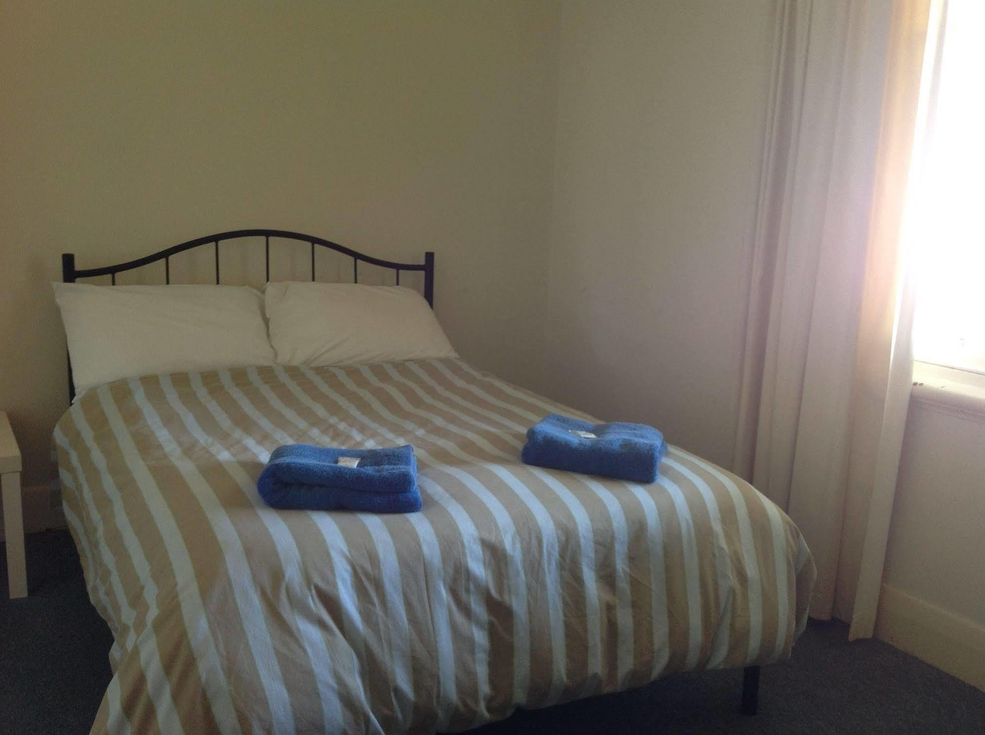 Crown Inn Hotel Kingston Se Buitenkant foto
